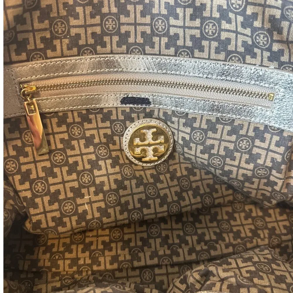 Tory Burch‎ Nico Metallic East West Tote Silver Distressed Leather
